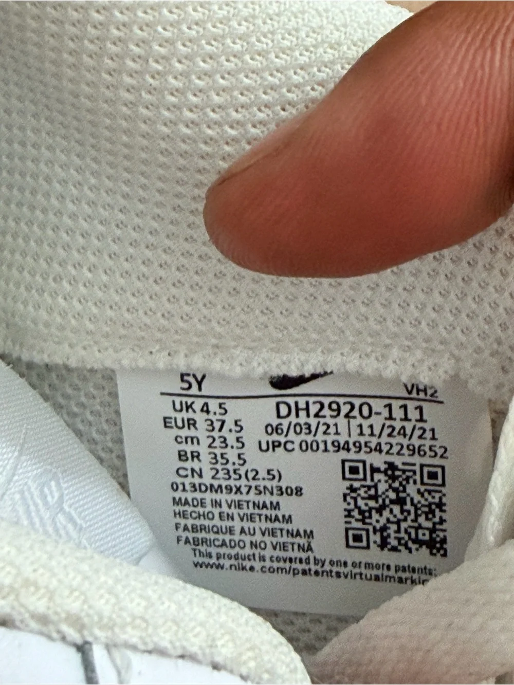 Nike Kids White Low-Top Leather Sneakers with Lace-Up Closure